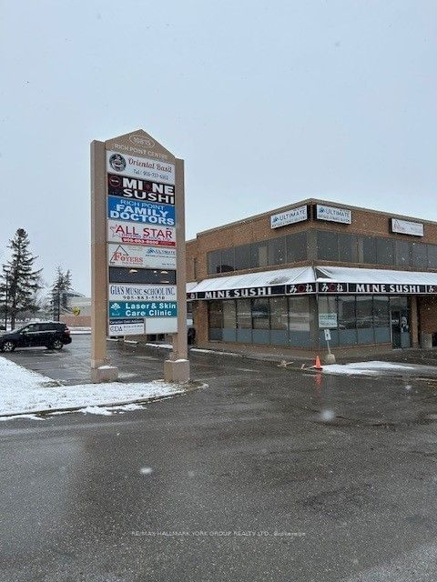 Building at 10815 Yonge Street, Richmond Hill, Devonsleigh