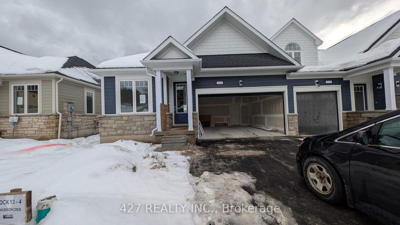 home for lease on 541 Hudson Crescent