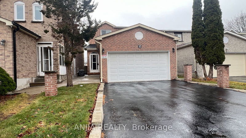 home for lease on 5 Forbes Crescent
