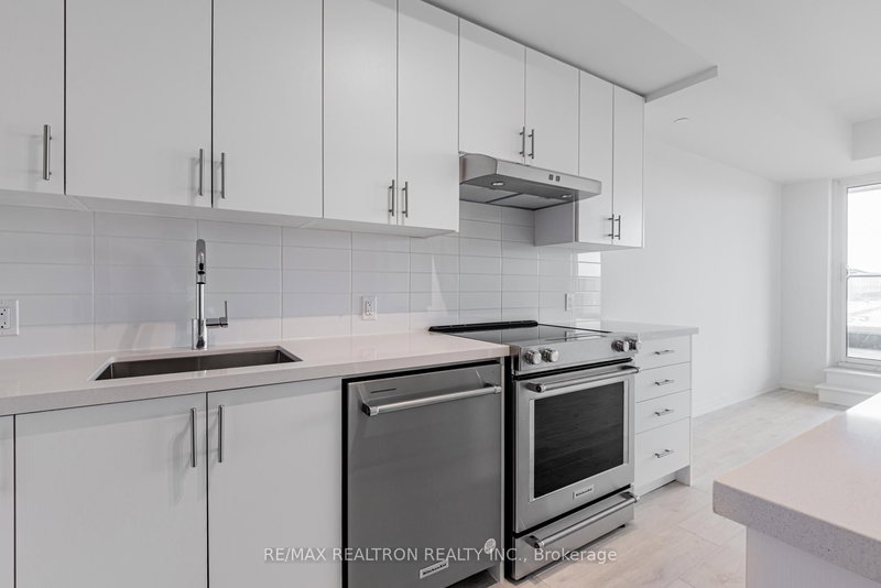 230 - 8960 Jane St, Vaughan, L4K 2M9 | Image 3