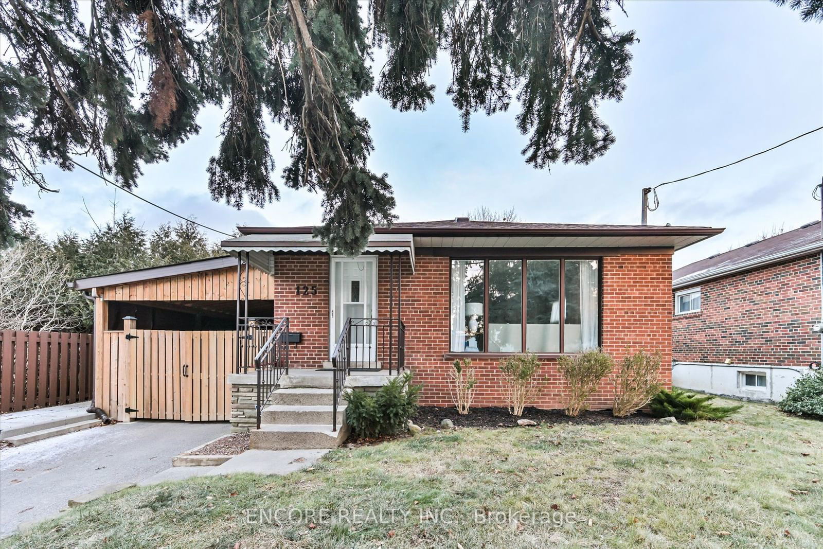 Detached House for sale at 125 Talmage Avenue, Richmond Hill, Crosby, L4C 3J9 - MLS: N11907910