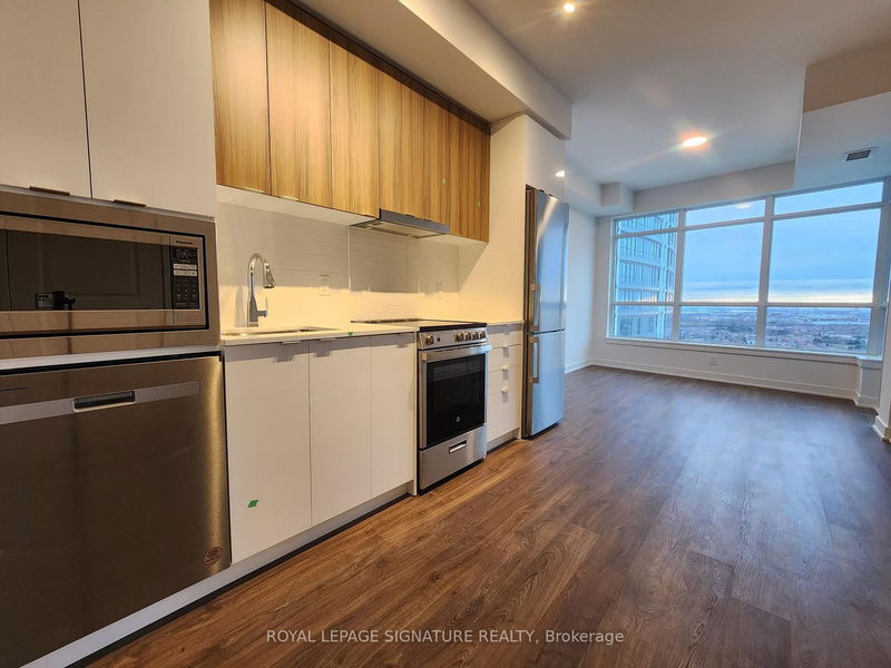 home for lease on 2705-50 Upper Mall Way