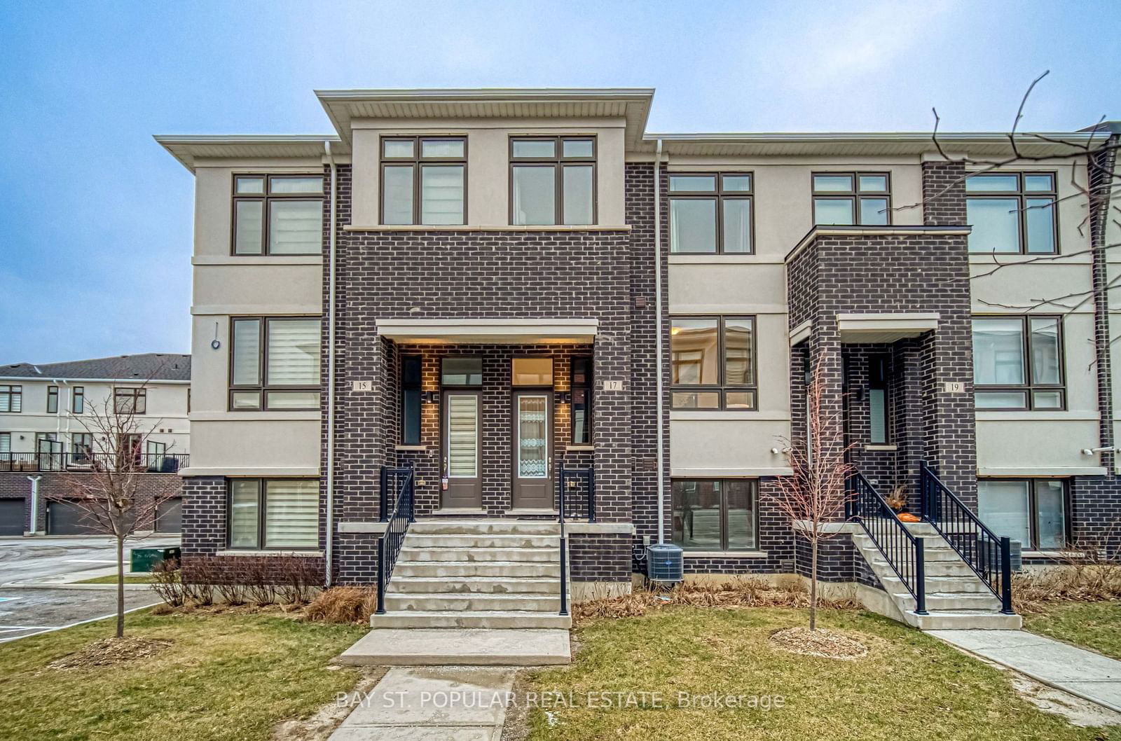 Townhouse for sale at 17 James Noble Lane, Richmond Hill, Westbrook, L4C 5S7 - MLS: N11908601