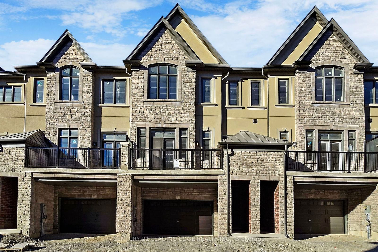 Building at 8 SILVERMILLS Lane, Markham, Angus Glen