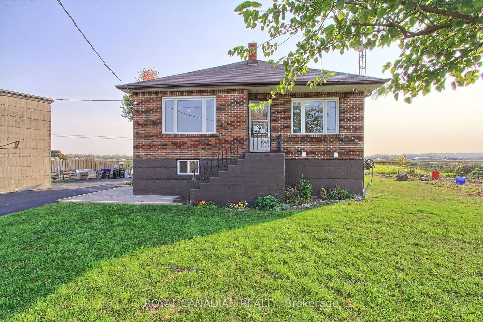 Building at 15 Grencer Road, Bradford West Gwillimbury, Rural Bradford West Gwillimbury