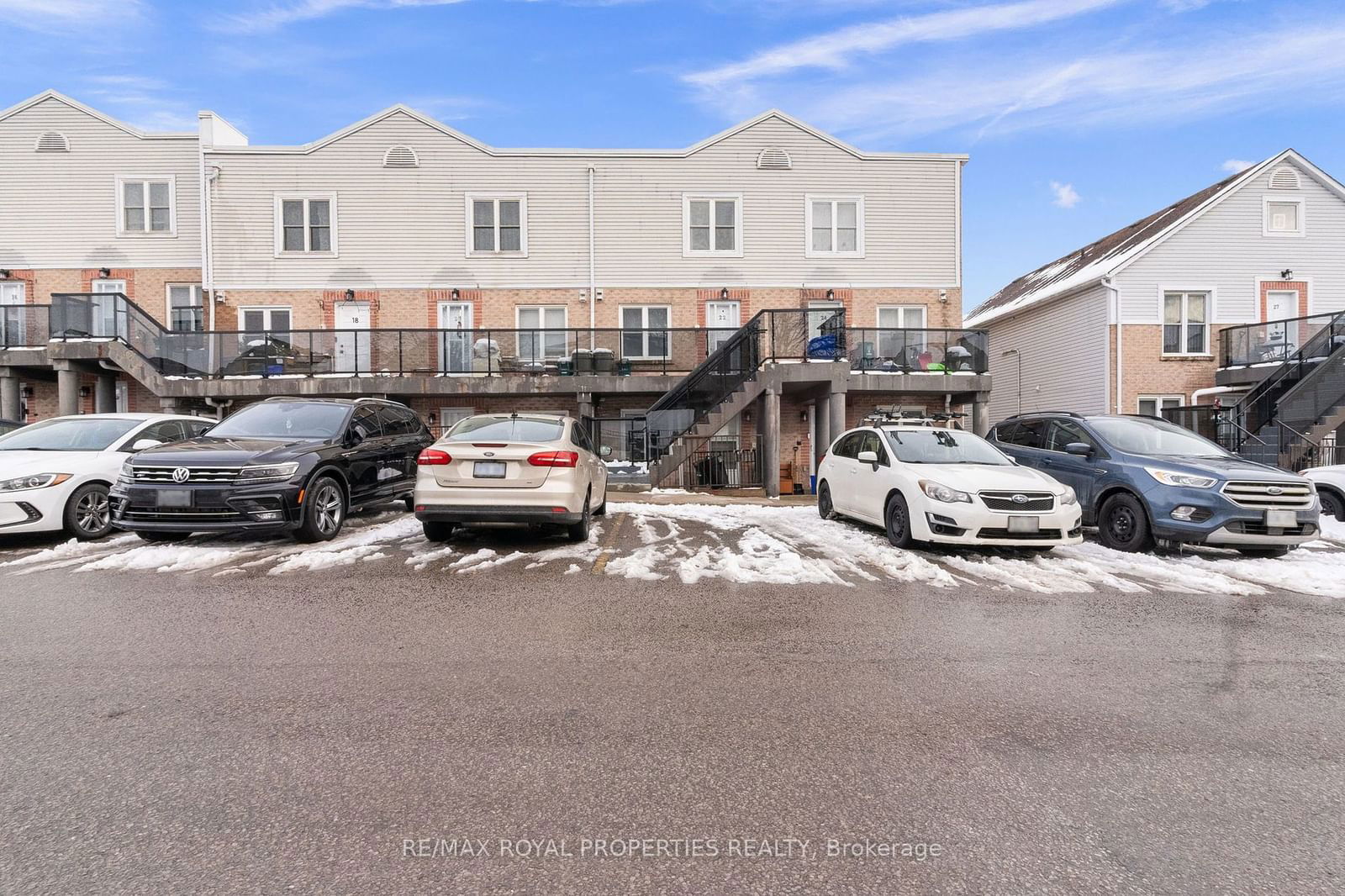 Townhouse for sale at 22-115 Main Street, Newmarket, Central Newmarket, L3Y 8J2 - MLS: N11909437