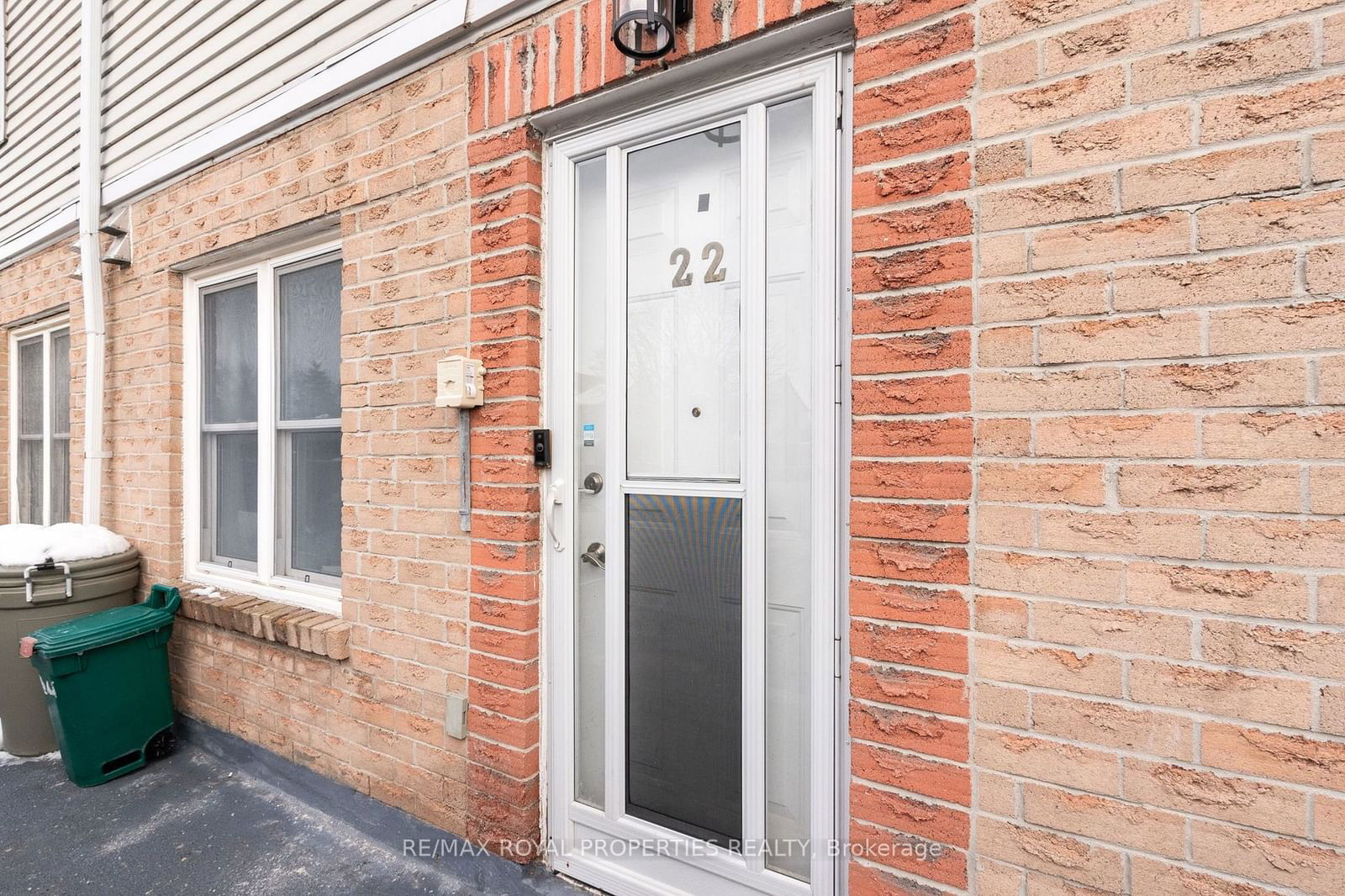 Townhouse for sale at 22-115 Main Street, Newmarket, Central Newmarket, L3Y 8J2 - MLS: N11909437