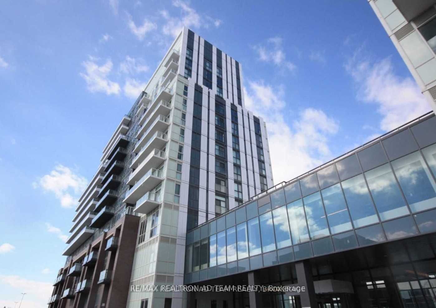 Condo for lease at 717-10 Honeycrisp Crescent, Vaughan, Vaughan Corporate Centre, L4K 0M7 - MLS: N11909691