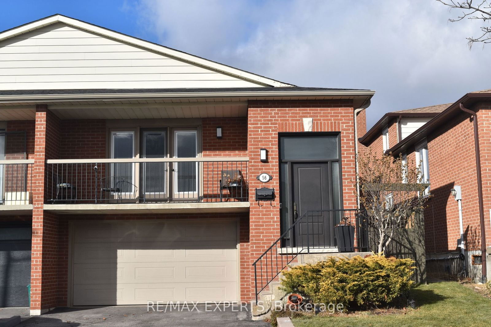 Semi-Detached House leased at UPPER-56 Bordeaux Drive, Vaughan, East Woodbridge, L4L 3C4 - MLS: N11909758