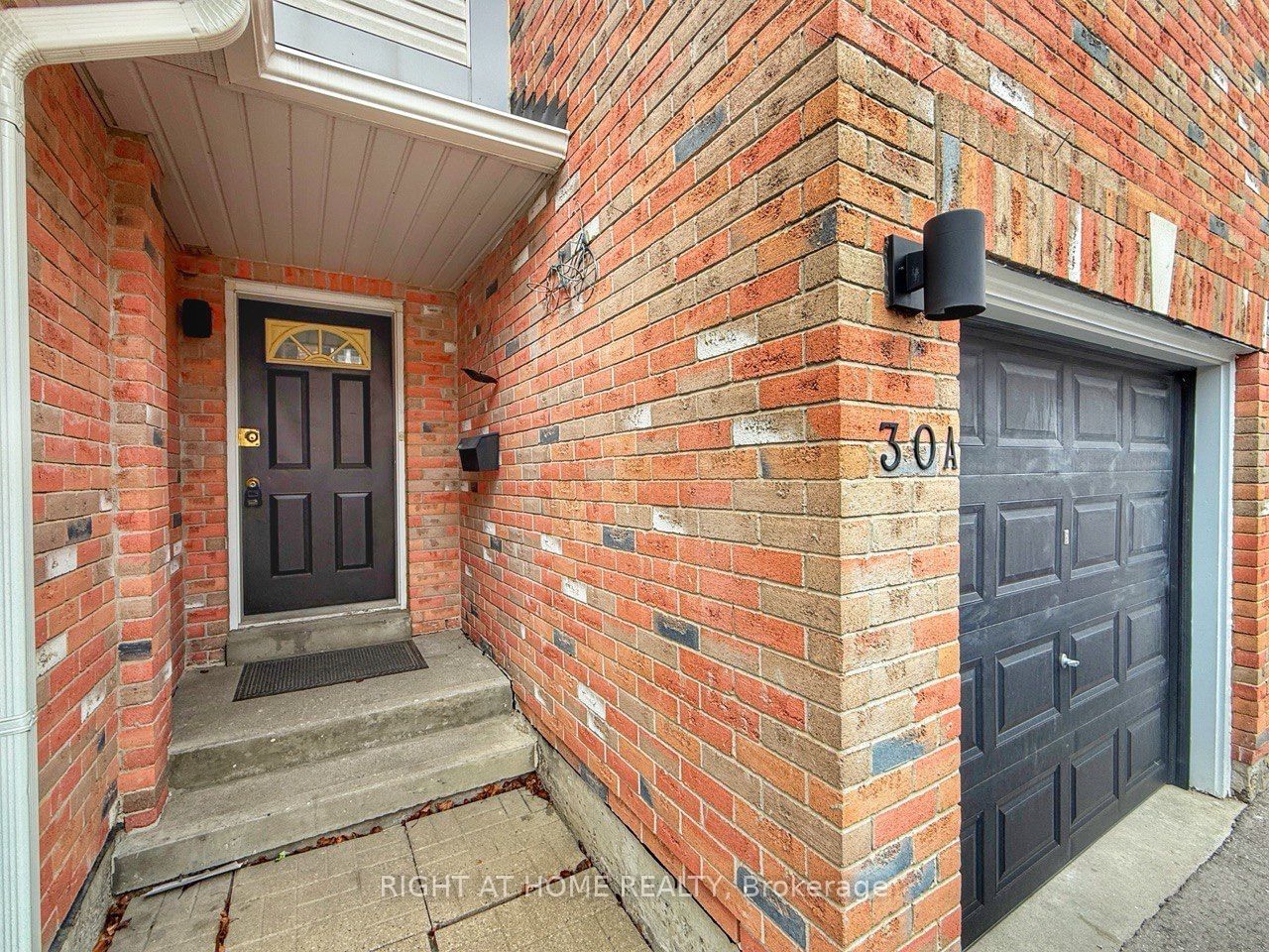 Townhouse leased at 30A-81 Northern Heights Drive, Richmond Hill, Langstaff, L4B 4C9 - MLS: N11910108