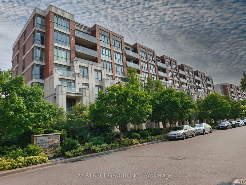 home for lease on 416-39 Upper Duke Crescent
