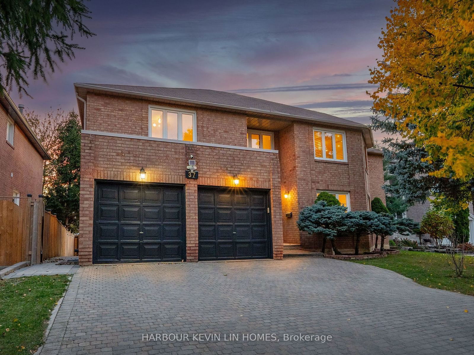 Detached House for sale at 37 Laser Court, Richmond Hill, Doncrest, L4B 1S1 - MLS: N11910771