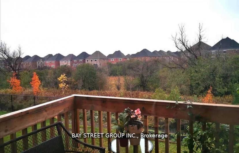 Townhouse sold at 60 Elyse Court, Aurora, Bayview Northeast, L4G 2C9 - MLS: N11910814