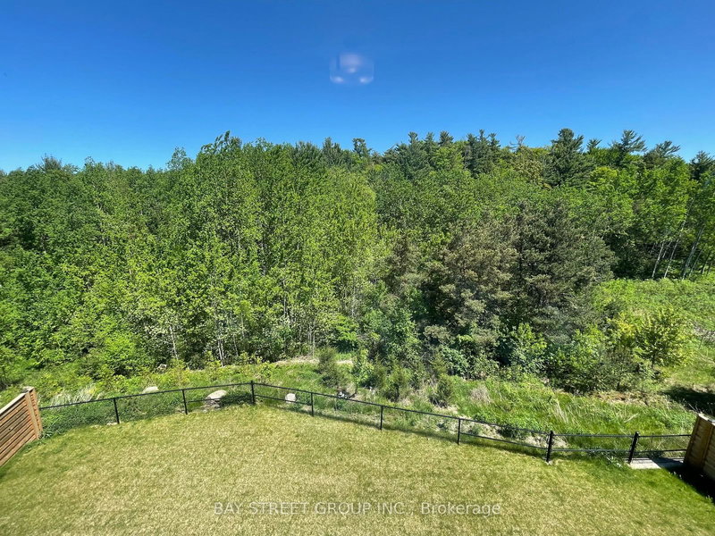 232 SUNSET VISTA Crct E, Aurora, L4G 3Y1 | Image 2