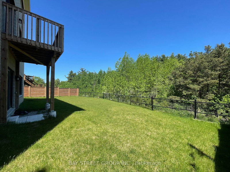 232 SUNSET VISTA Crct E, Aurora, L4G 3Y1 | Image 3