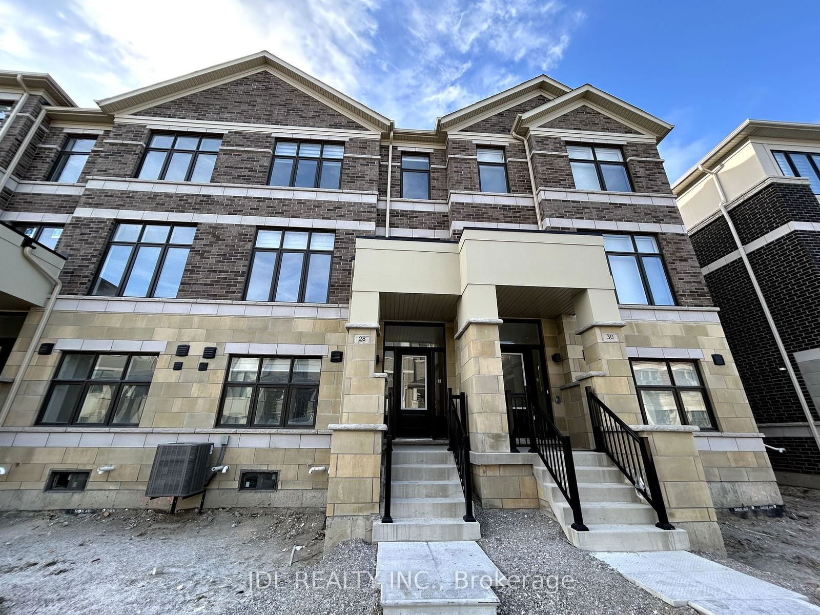 Townhouse leased at 28 Tay Lane, Richmond Hill, Rural Richmond Hill, L4S 1N4 - MLS: N11911686