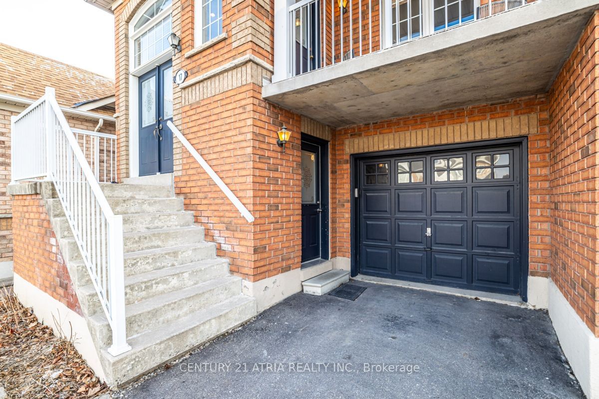 Detached House sold at 17 Macbride Crescent, Vaughan, Maple, L6A 3R2 - MLS: N11911954