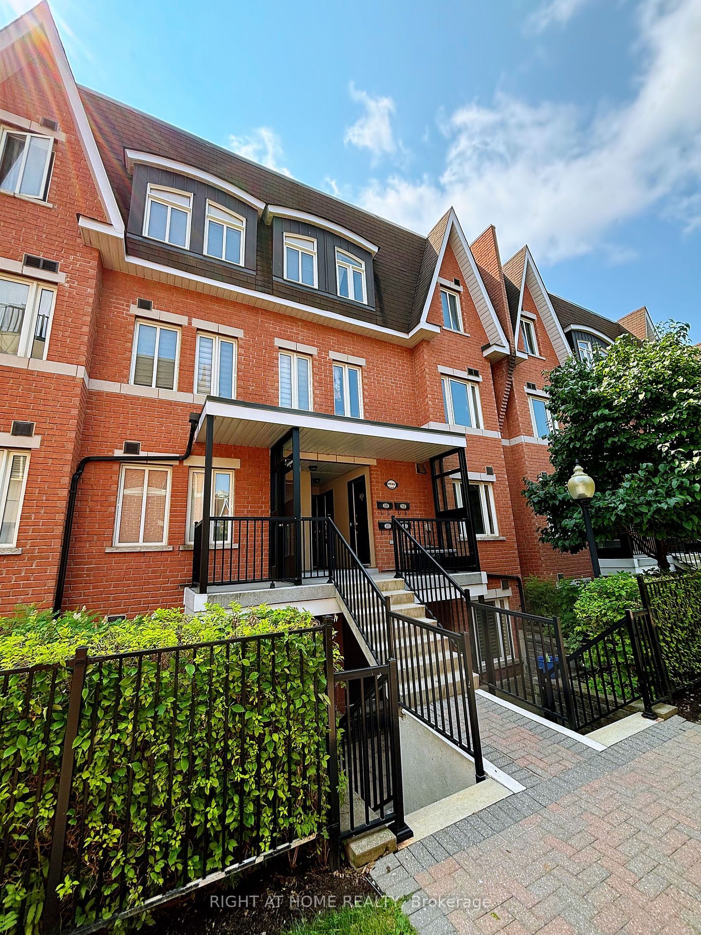 Townhouse for lease at 351-312 John Street, Markham, Aileen-Willowbrook, L3T 0A7 - MLS: N11912270