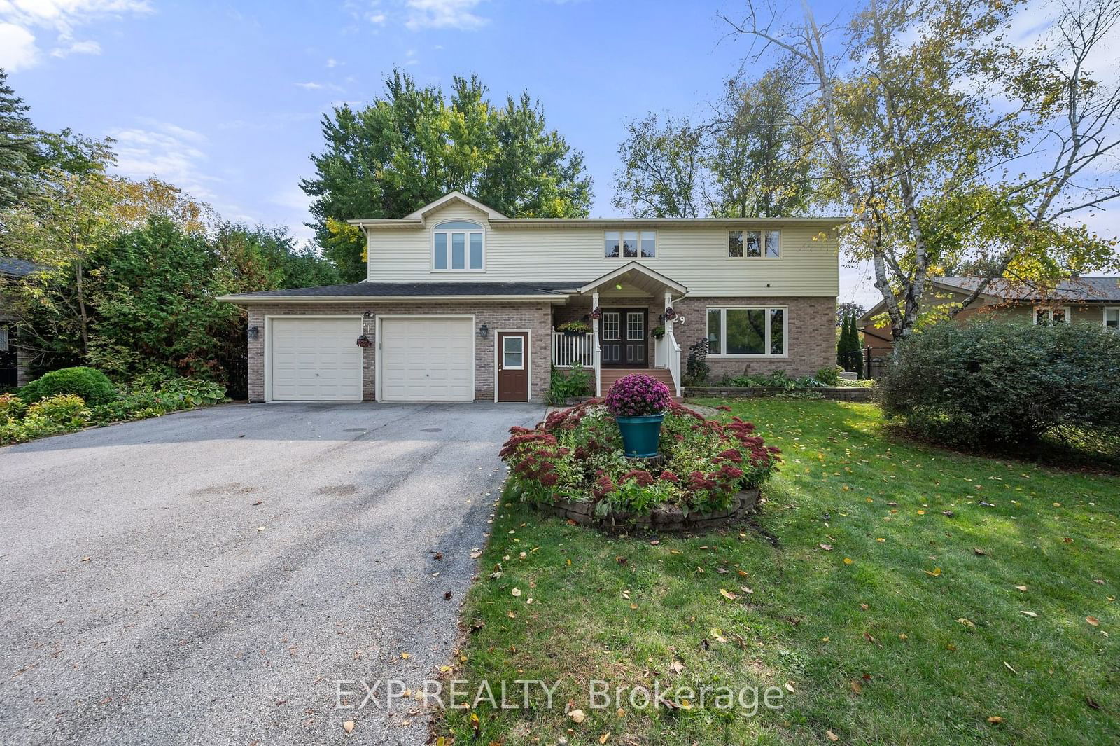 Detached House for sale at 29 May Avenue, East Gwillimbury, Sharon, L0G 1V0 - MLS: N11912536