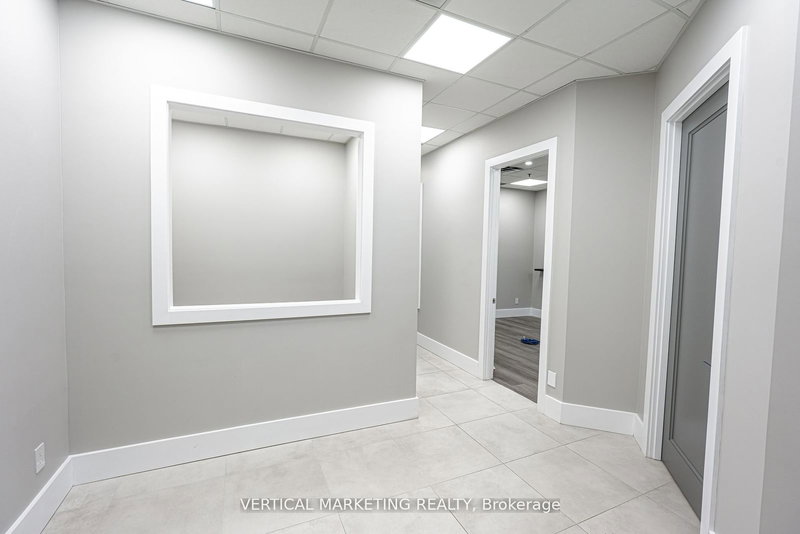 32 - 35 West Pearce St, Richmond Hill, L4B 1E3 | Image 3