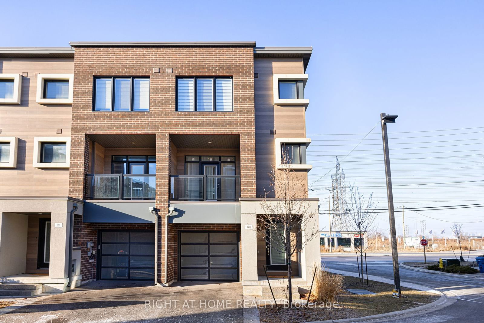 Townhouse for sale at 206 Moneypenny Place, Vaughan, Beverley Glen, L4J 0K9 - MLS: N11913573