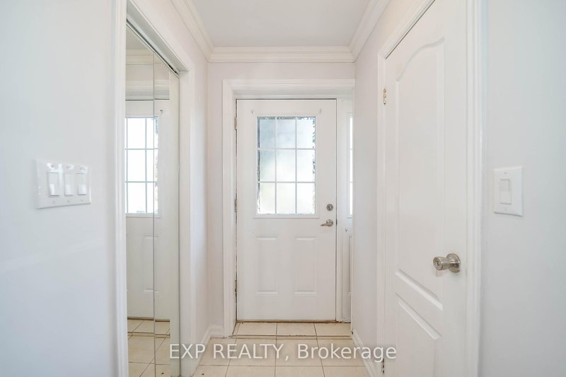 250 Mcconvey Dr, Richmond Hill, L4C 3K2 | Image 3