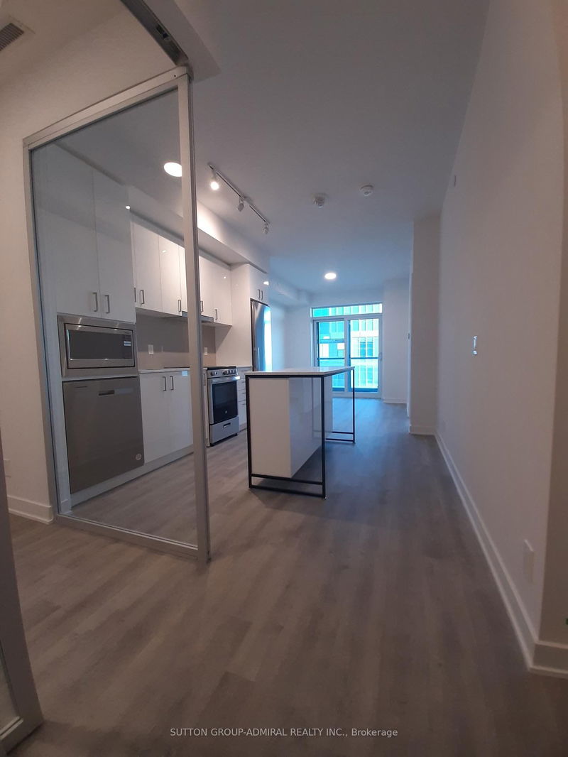 home for lease on 3108-30 Upper Mall Way