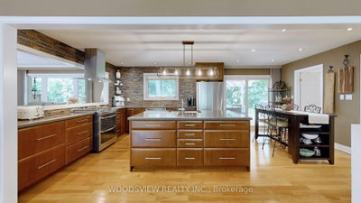 250 Kingscross Drive — photo 6