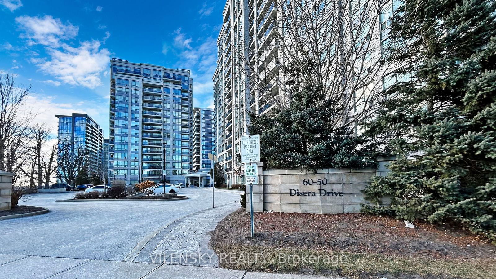 Condo sold at 309-50 Disera Drive, Vaughan, Beverley Glen, L4J 9E9 - MLS: N11914674