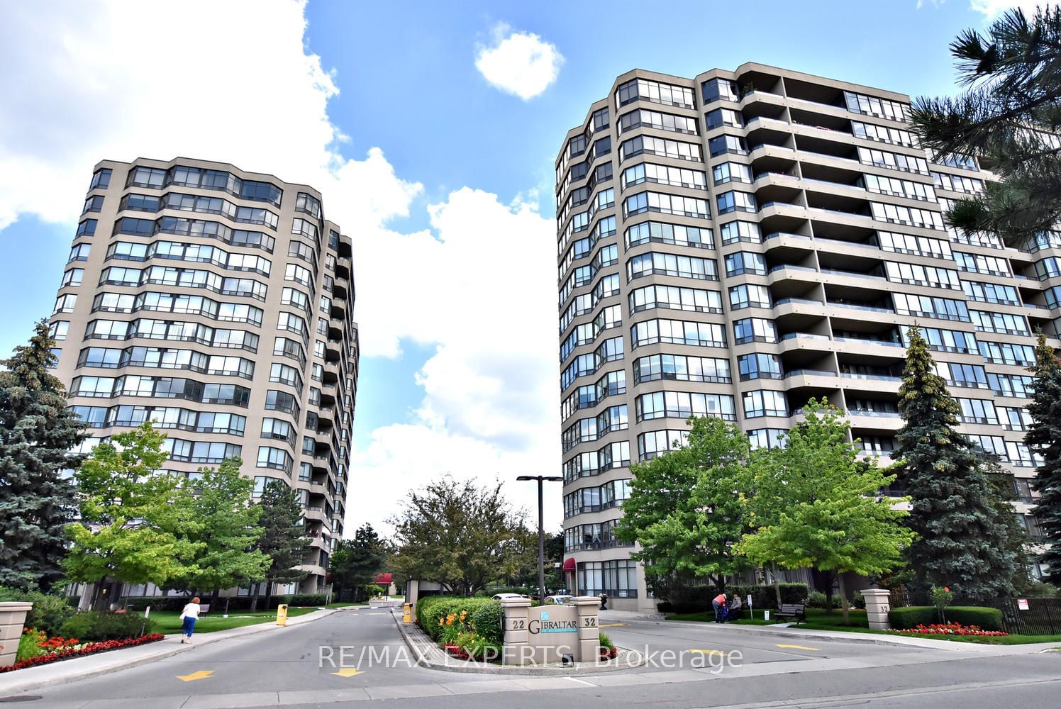 Building at 32 Clarissa Drive, Richmond Hill, Harding