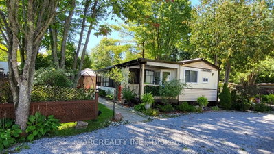 2 Oriole Parkway
