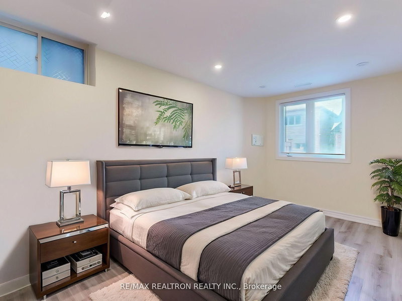 BSMNT - 202 Danny Wheeler Blvd, Georgina, L4P 0J7 | Image 3