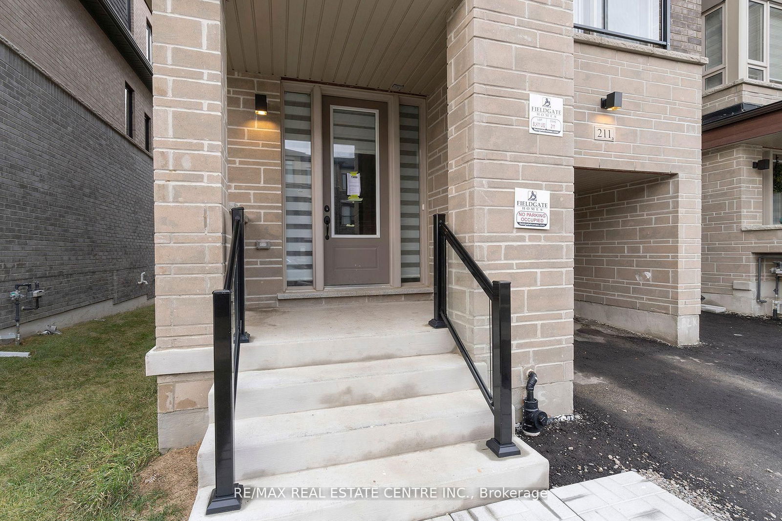 Townhouse sold at 211 Tennant Circle, Vaughan, Vellore Village, L4H 5L4 - MLS: N11915334