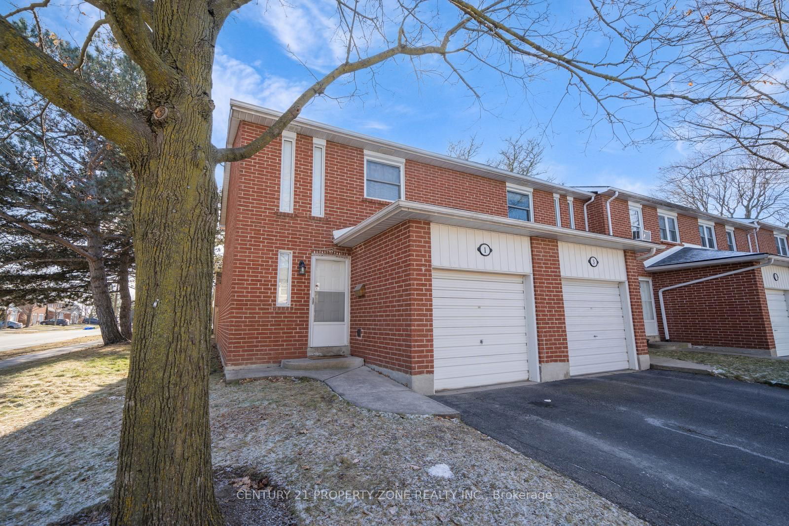 Townhouse sold at 352-1 Niles Way, Markham, Aileen-Willowbrook, L3T 5B7 - MLS: N11916339