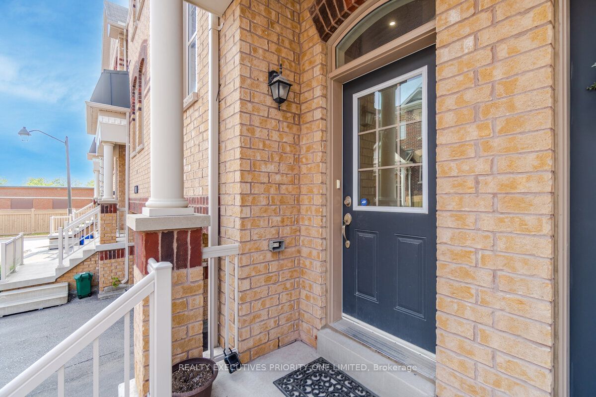 Townhouse leased at 17-10 Porter Avenue, Vaughan, West Woodbridge, L4L 0H1 - MLS: N11916746