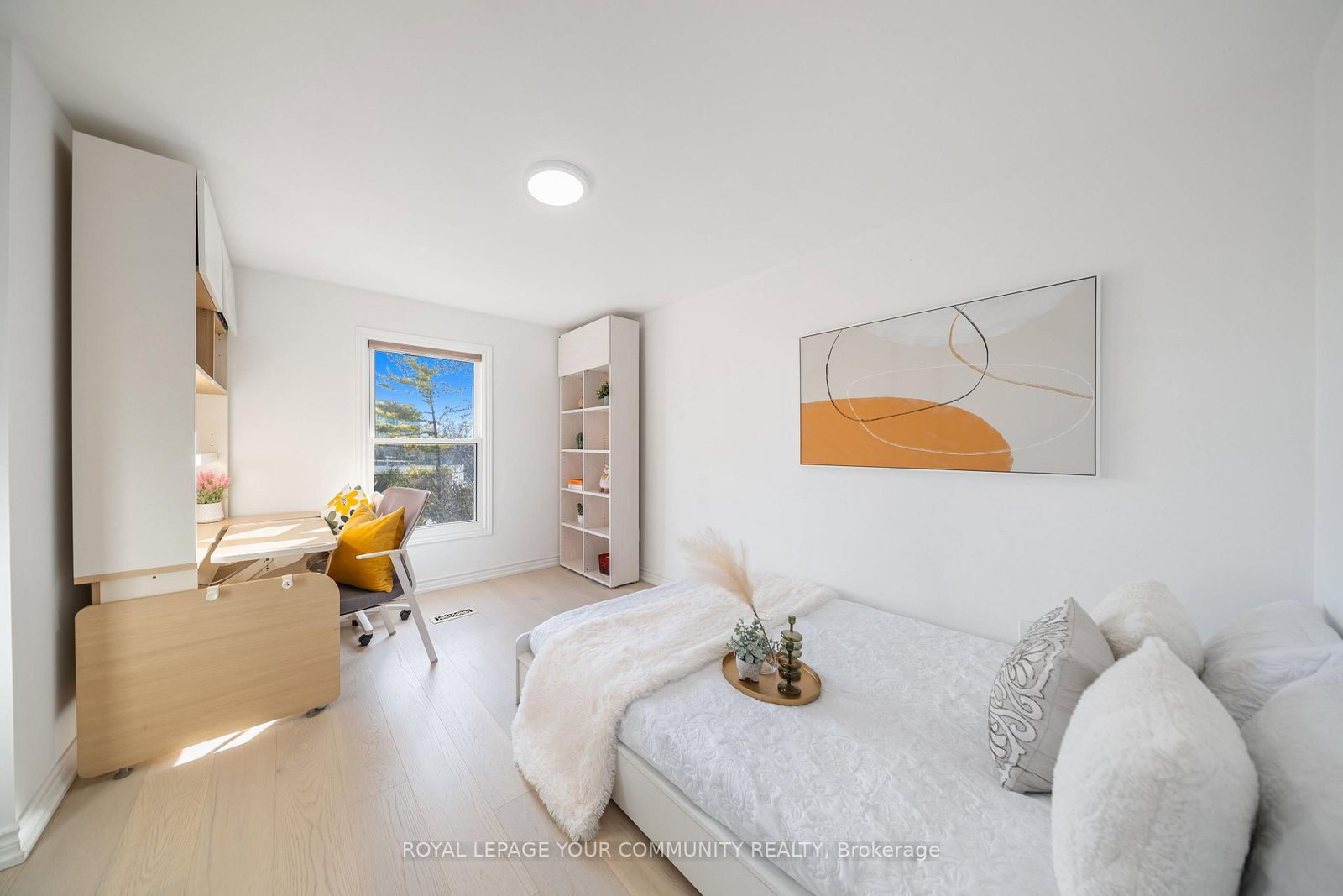 Listing Image 7
