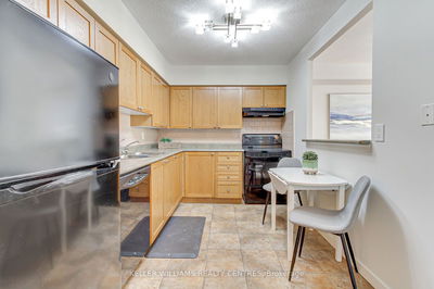 Unit 202 — 260 Davis Dr, Newmarket - Central Newmarket image-0-2