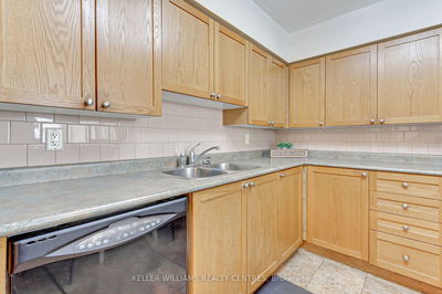 Unit 202 — 260 Davis Dr, Newmarket - Central Newmarket image-0-3