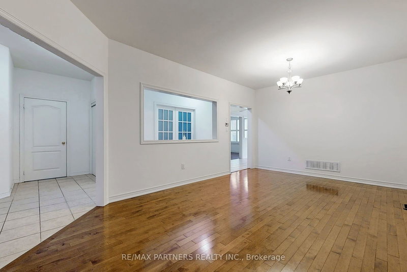 73 Eakin Mill Rd, Markham, L6E 1N9 | Image 3