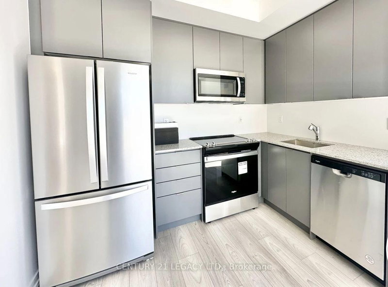 16 - 26 Lytham Green Circ, Newmarket, L3Y 0H5 | Image 3