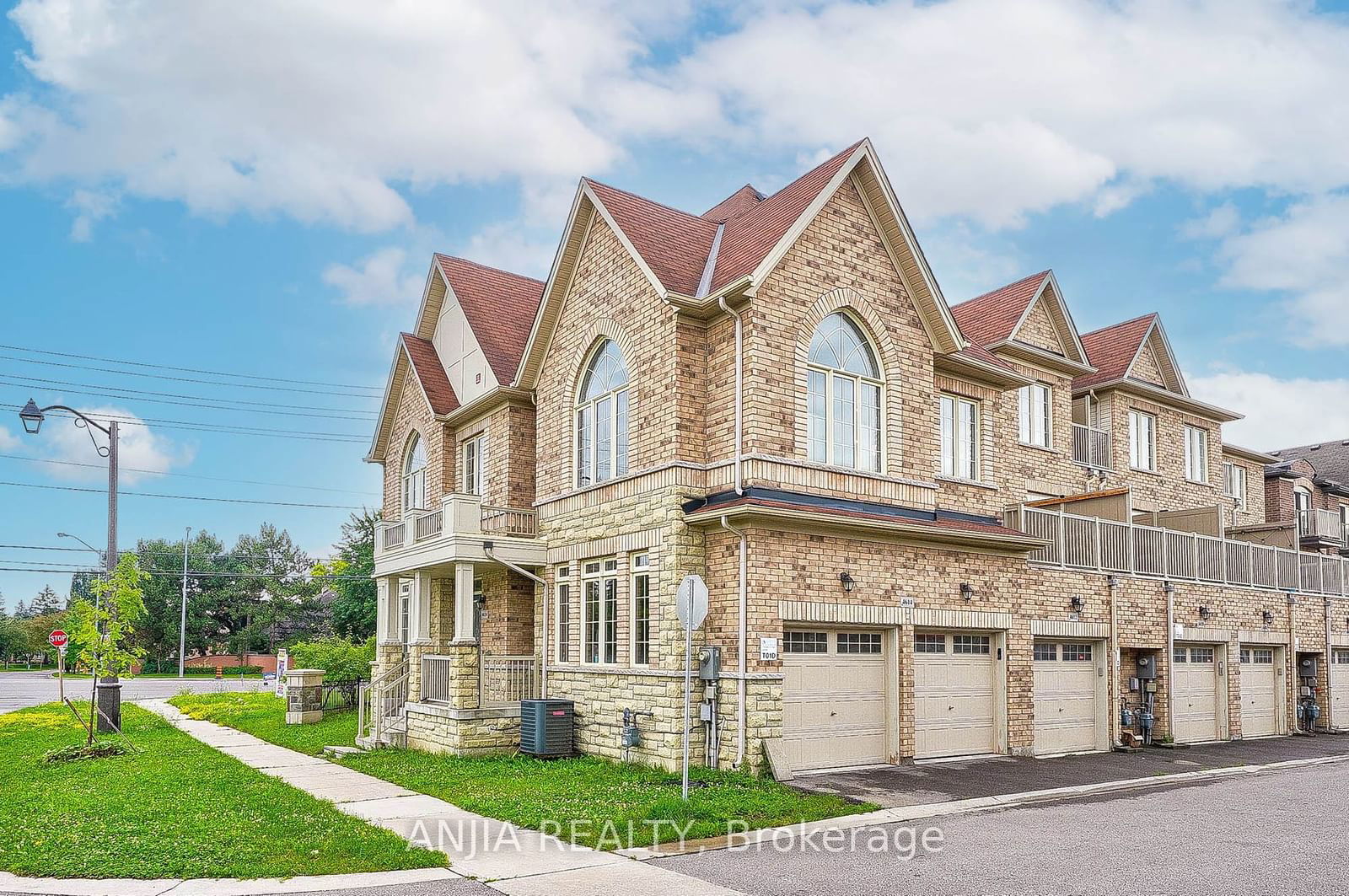 Townhouse for sale at 4614 16th Avenue, Markham, Berczy, L6C 0X6 - MLS: N11920246