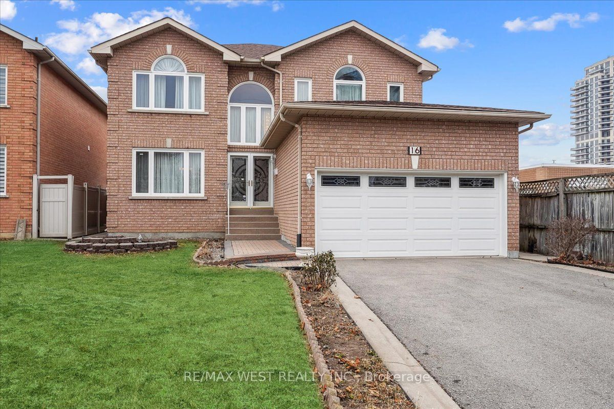 Detached House for sale at 16 Oak Avenue, Richmond Hill, South Richvale, L4C 6R7 - MLS: N11920660