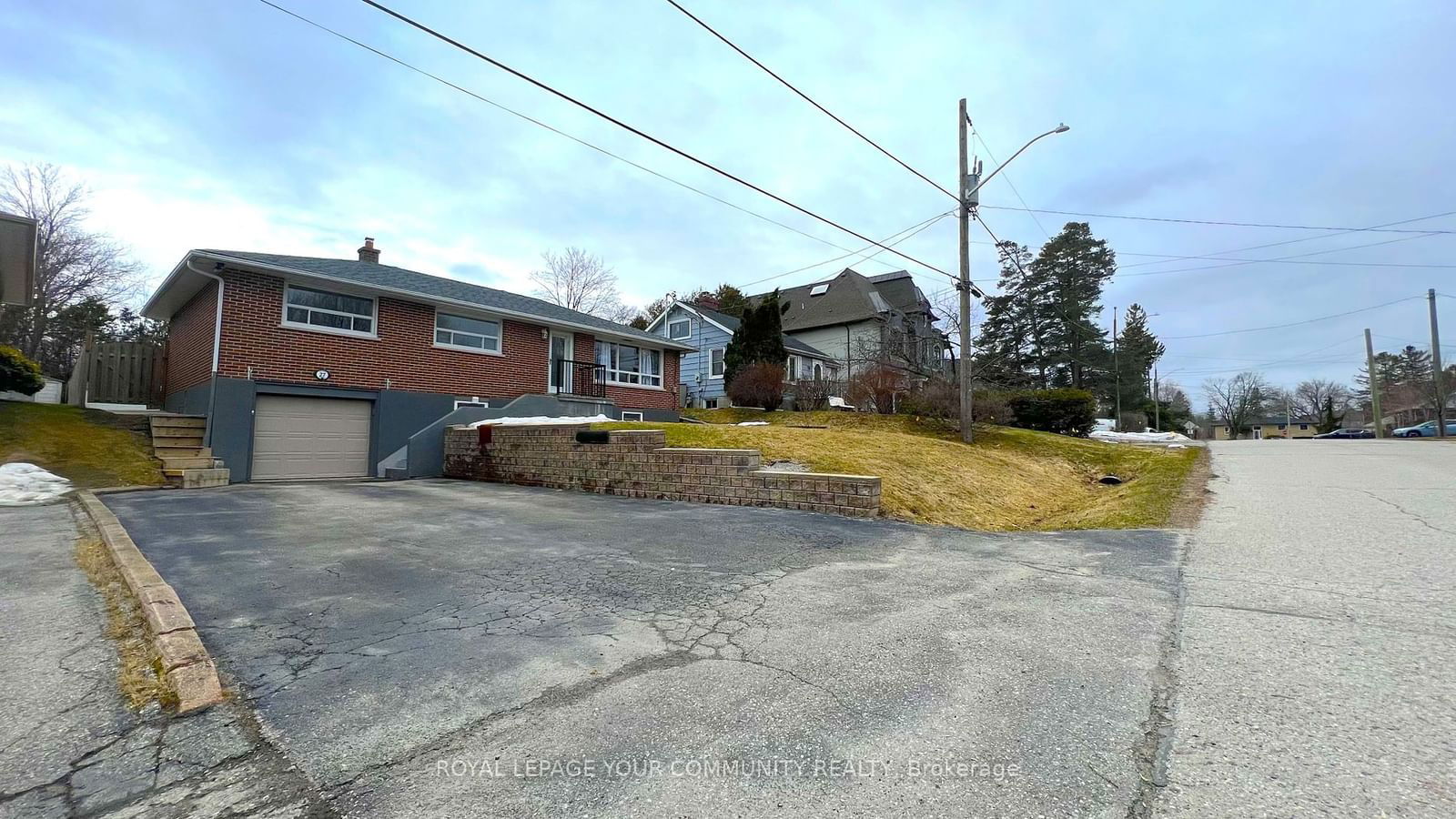 Building at 27 George Street, Richmond Hill, Oak Ridges