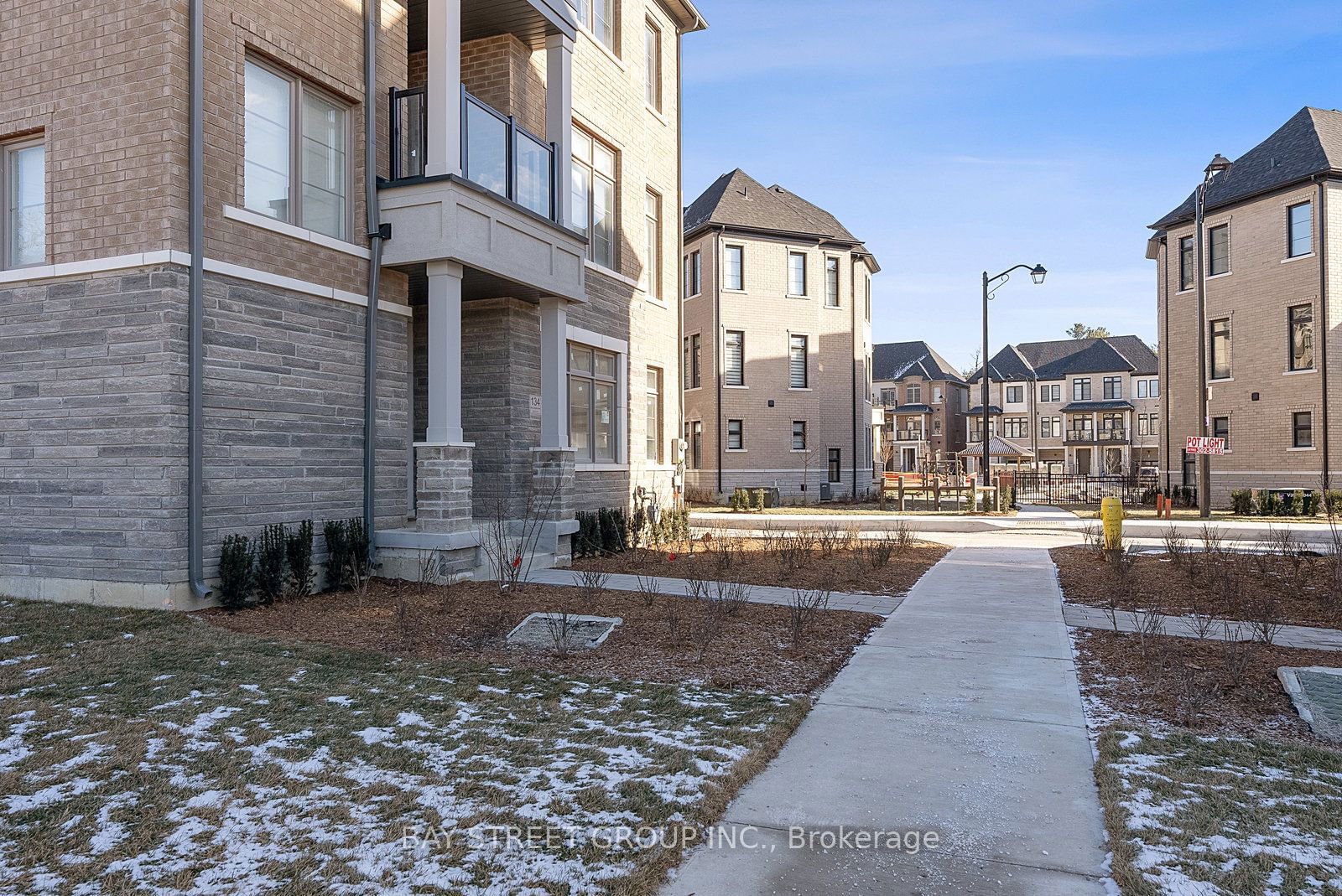 Townhouse for lease at 134 De La Roche Drive, Vaughan, Vellore Village, L4H 5A3 - MLS: N11920810