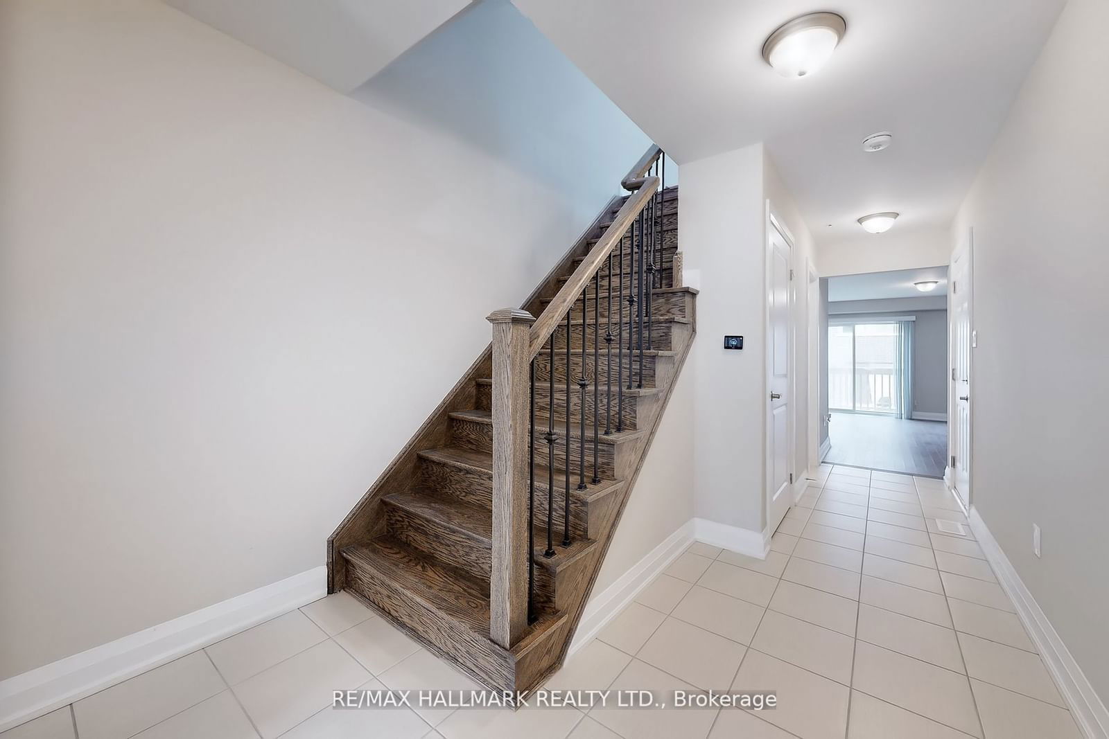 Townhouse for sale at 923 Isaac Phillips Way, Newmarket, Central Newmarket, L3X 2Y8 - MLS: N11920920