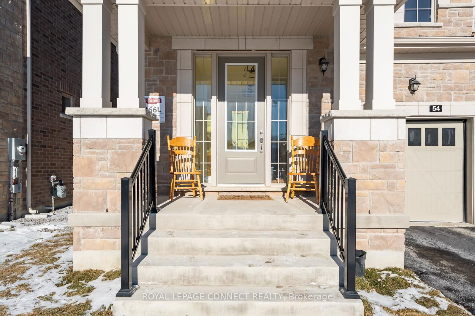 Building at 54 Kentledge Avenue, East Gwillimbury, Holland Landing