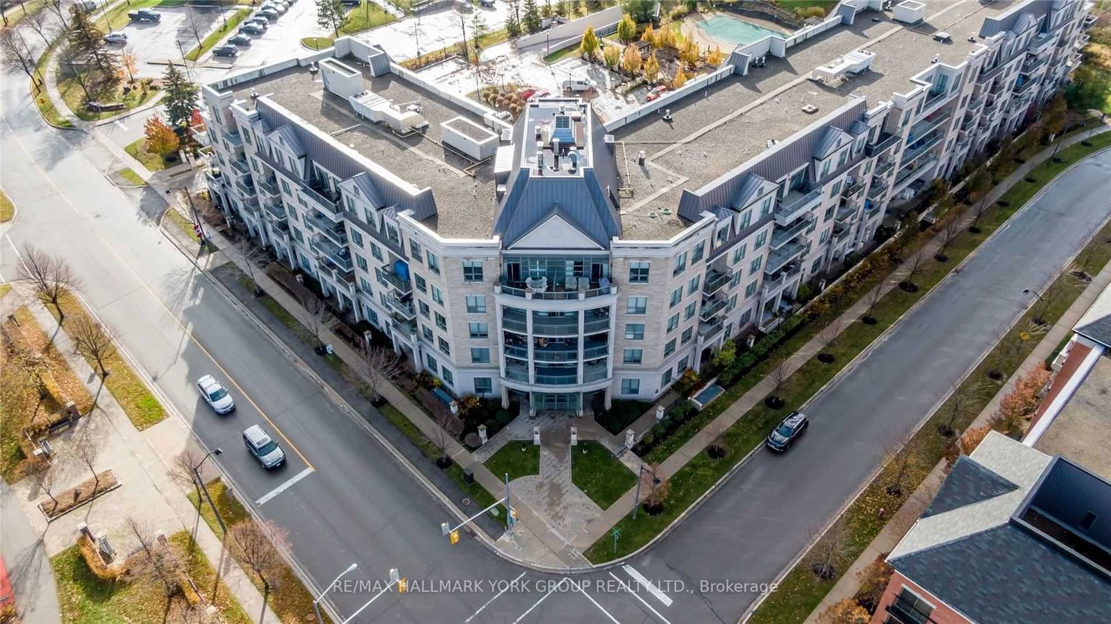 Condo for sale at 211-180 John West Way, Aurora, Bayview Wellington, L4G 0R3 - MLS: N11921036