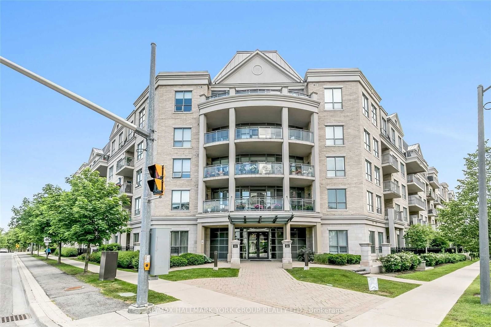 Condo for sale at 211-180 John West Way, Aurora, Bayview Wellington, L4G 0R3 - MLS: N11921036