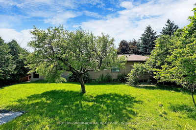 27 Vaughan Blvd, Vaughan - Beverley Glen image-0-3