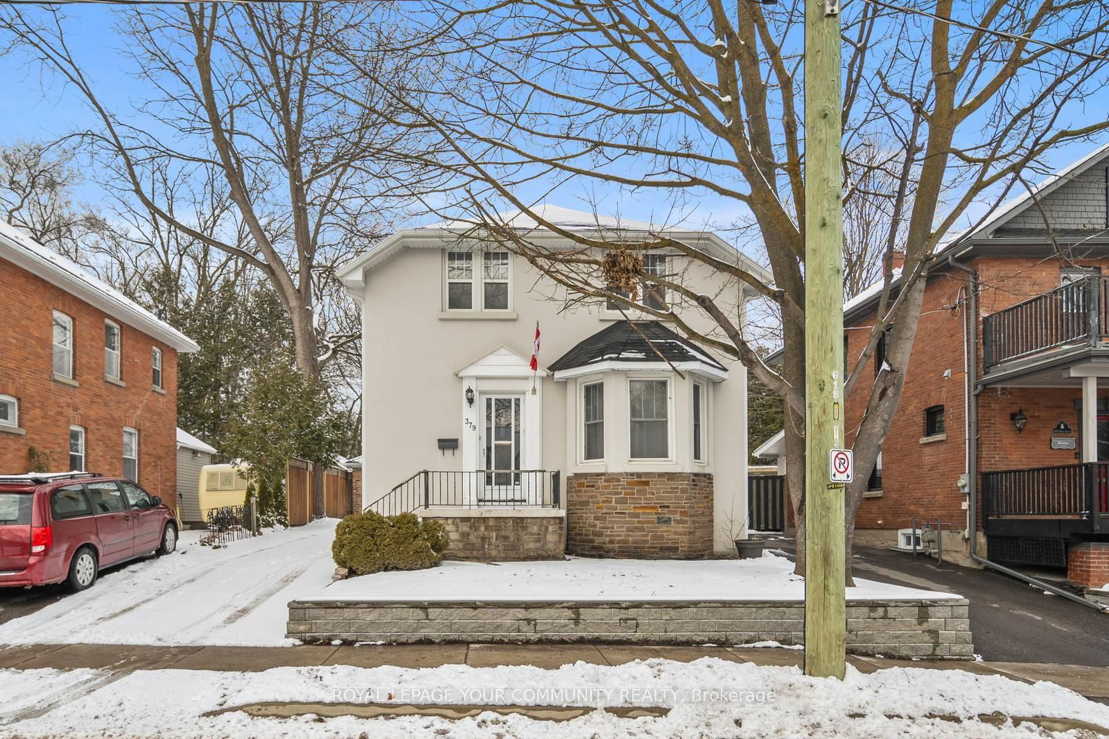 Detached House sold at 379 Park Avenue, Newmarket, Central Newmarket, L3Y 1V6 - MLS: N11921504